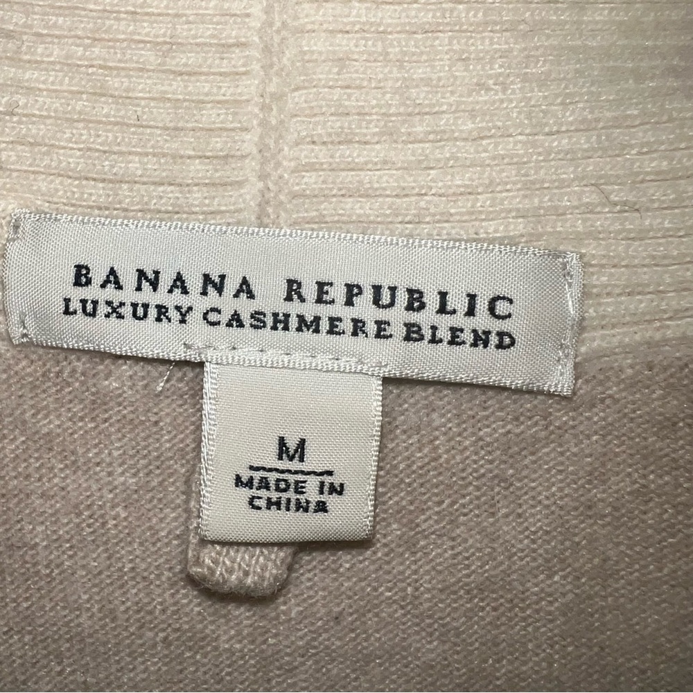 Banana Republic Luxury Cashmere Blend Sweater Size Medium - Picture 5 of 9